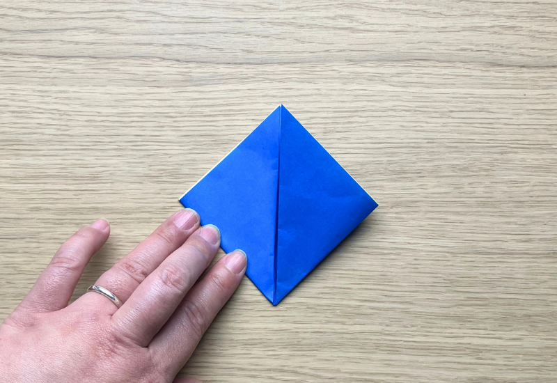 お顔付きで可愛い！かぶとの折り方4